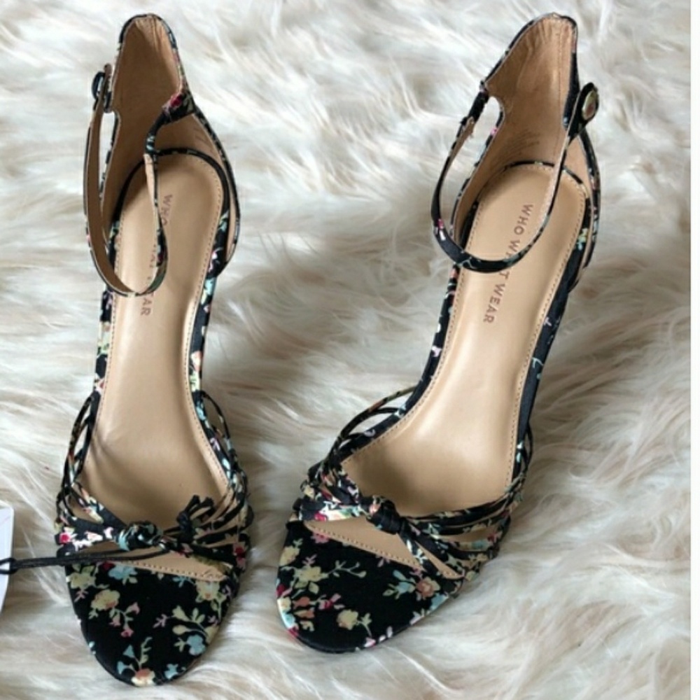 Floral Knotted Ankle Strap Snap Closure Heels - Picture 2 of 3